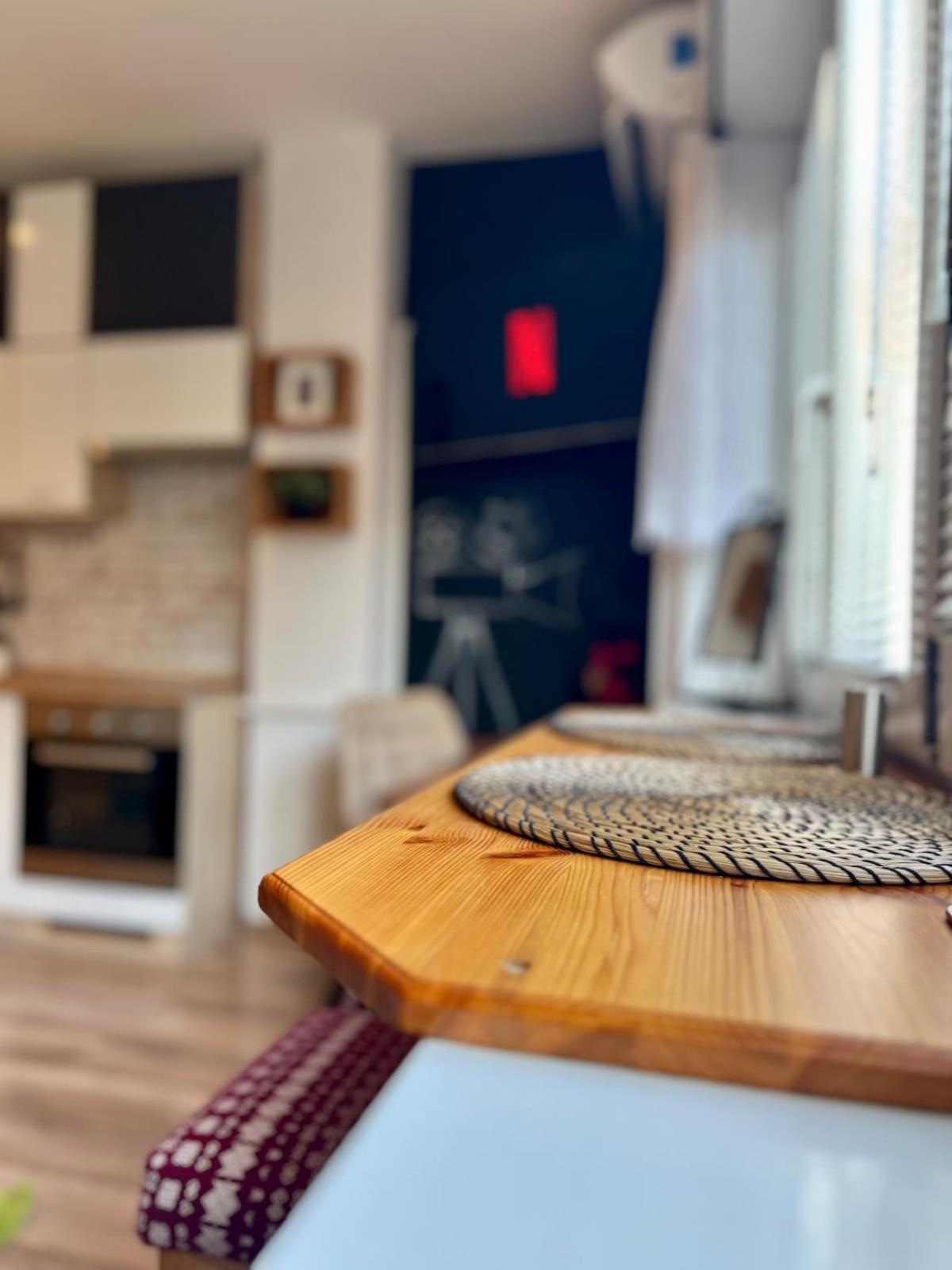 Adm Cozy In Center - Netflix, Coffee, Ac * Братислава